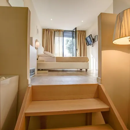 Otel Ferretti 4*
