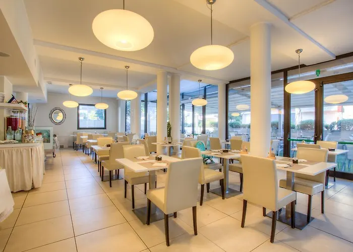 Ferretti 4* Rimini