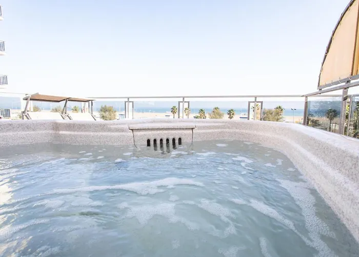 فندق فيريتي بيتش 4*