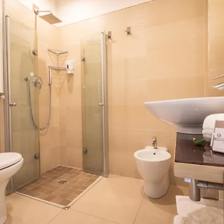 מלון Ferretti 4*
