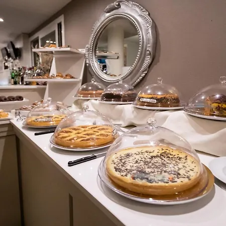 Отель Ferretti 4*