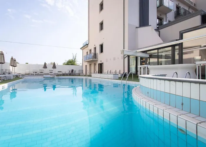 Ferretti Otel 4*